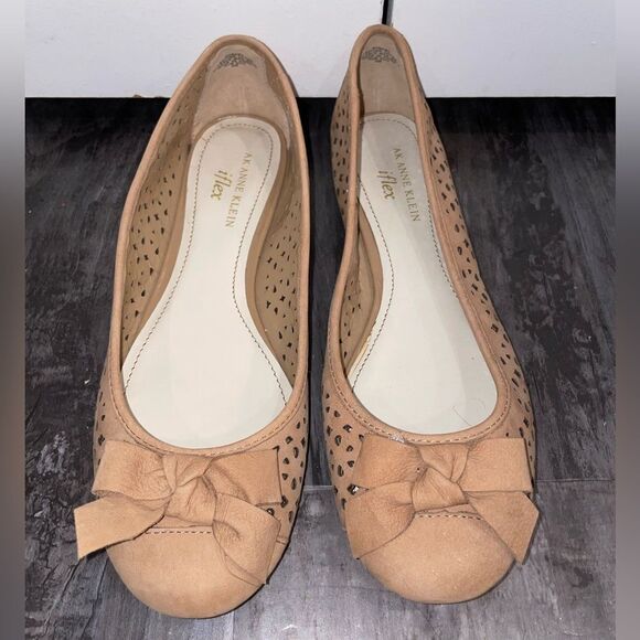 Gently worn Anne Klein ballet flats - Picture 1 of 8